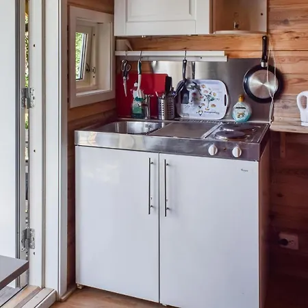 Holiday home Stunning In Kana With Kitchen *