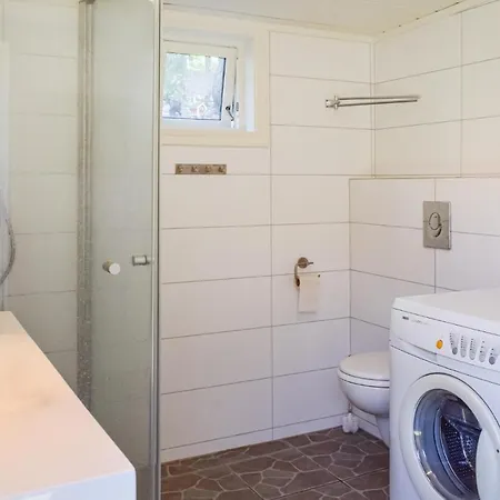 Holiday home Stunning In Kana With Kitchen *