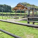 Stunning In Kana With Kitchen Feriehus Svelvik